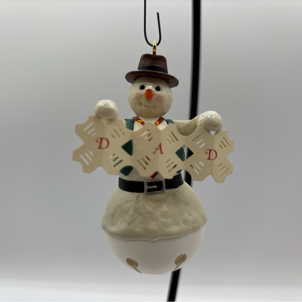 Hallmark‎ Keepsake Ornament Dated 2005 Vintage Dad Handcrafted